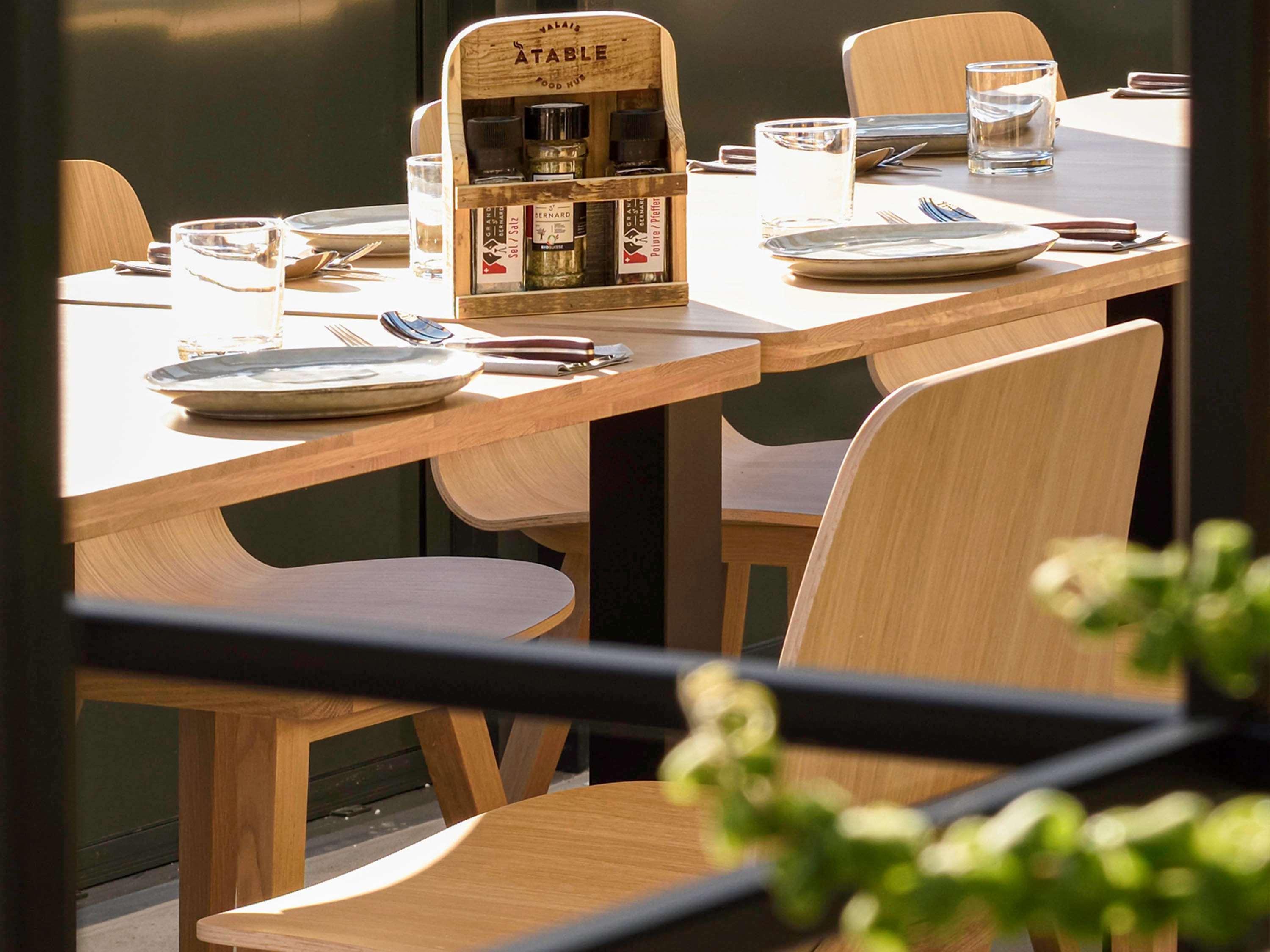 Nonanteneuf Appart Hotel Sierre - Contactless Check-In Buitenkant foto