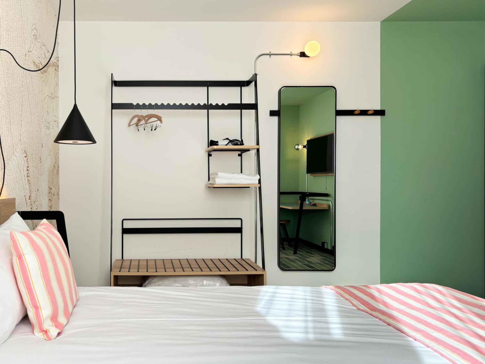 Nonanteneuf Appart Hotel Sierre - Contactless Check-In Buitenkant foto