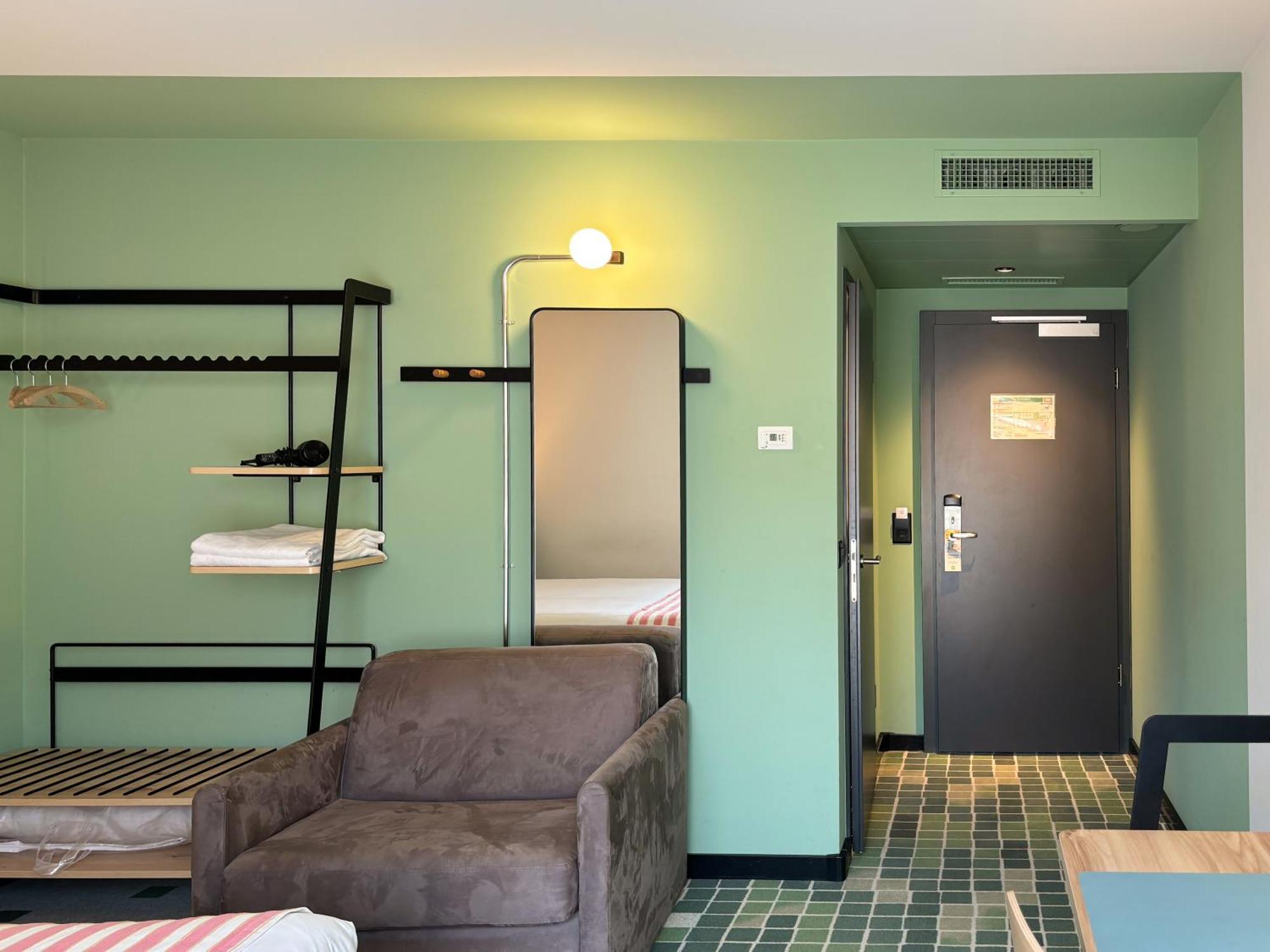 Nonanteneuf Appart Hotel Sierre - Contactless Check-In Buitenkant foto