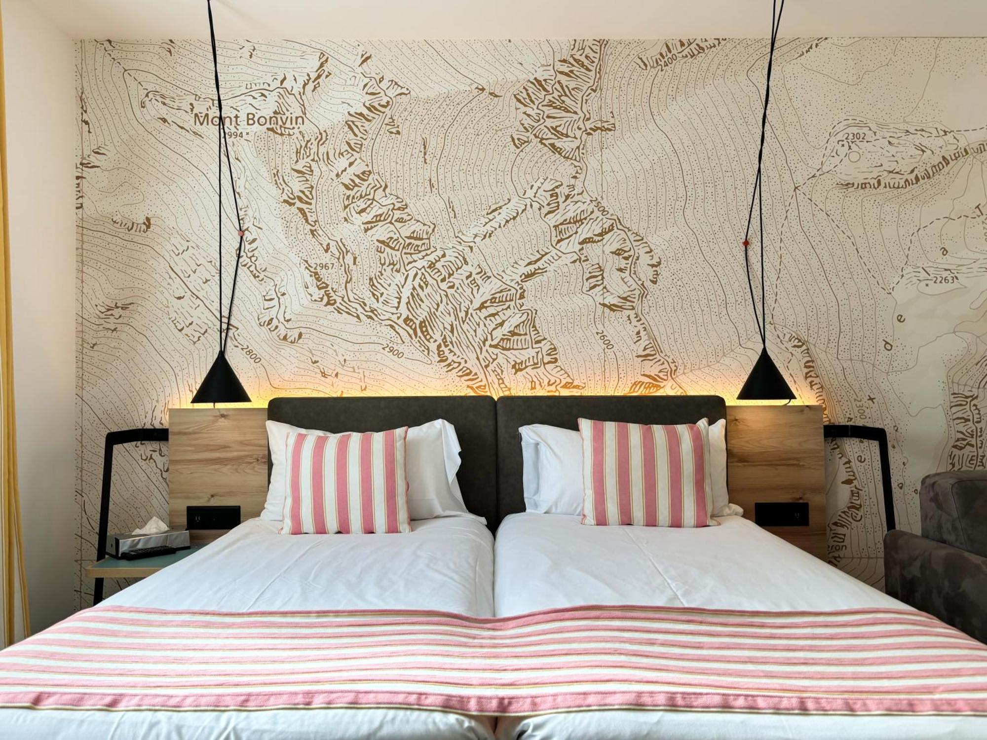 Nonanteneuf Appart Hotel Sierre - Contactless Check-In Buitenkant foto