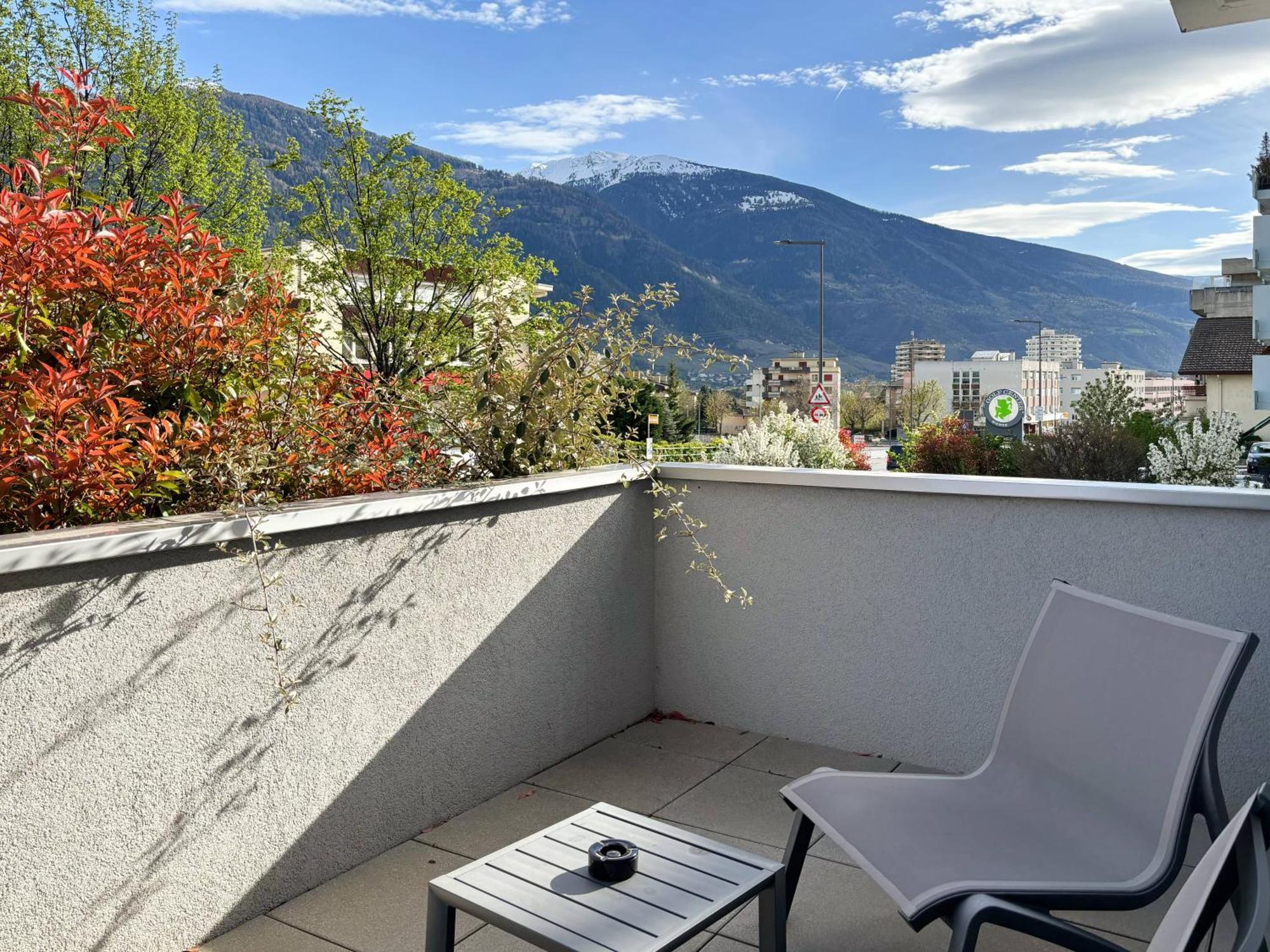 Nonanteneuf Appart Hotel Sierre - Contactless Check-In Buitenkant foto