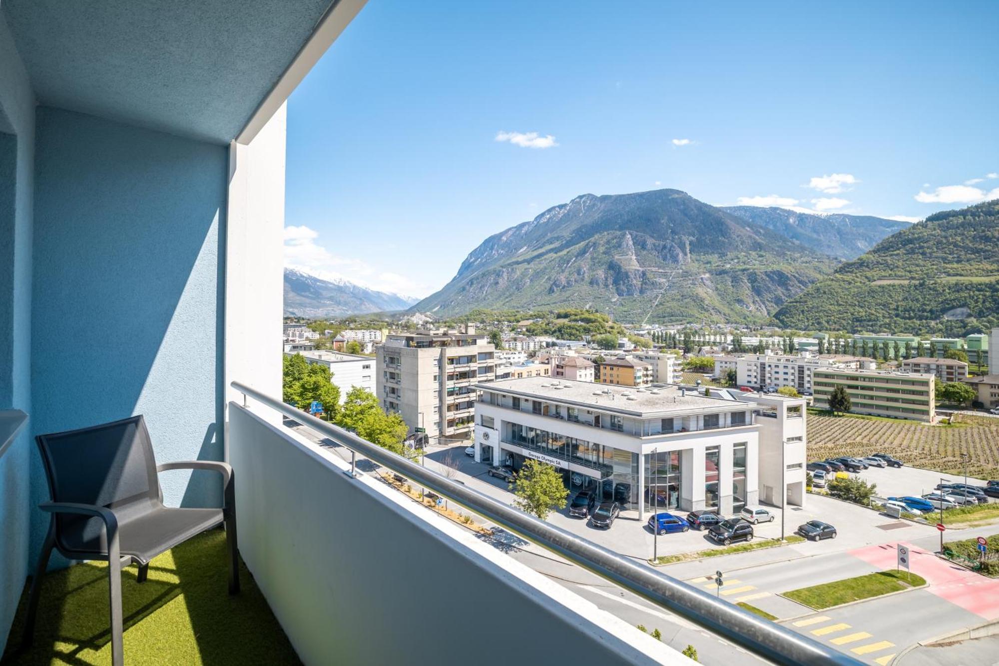 Nonanteneuf Appart Hotel Sierre - Contactless Check-In Buitenkant foto
